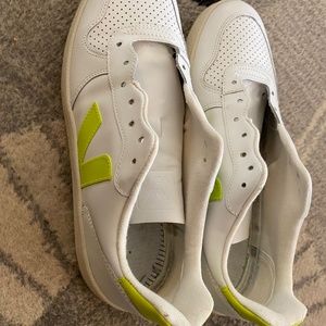 Veja Leather sneakers 43 M10 W11.5
